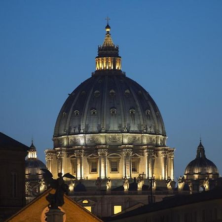 Beside The Vatican Rome Luaran gambar
